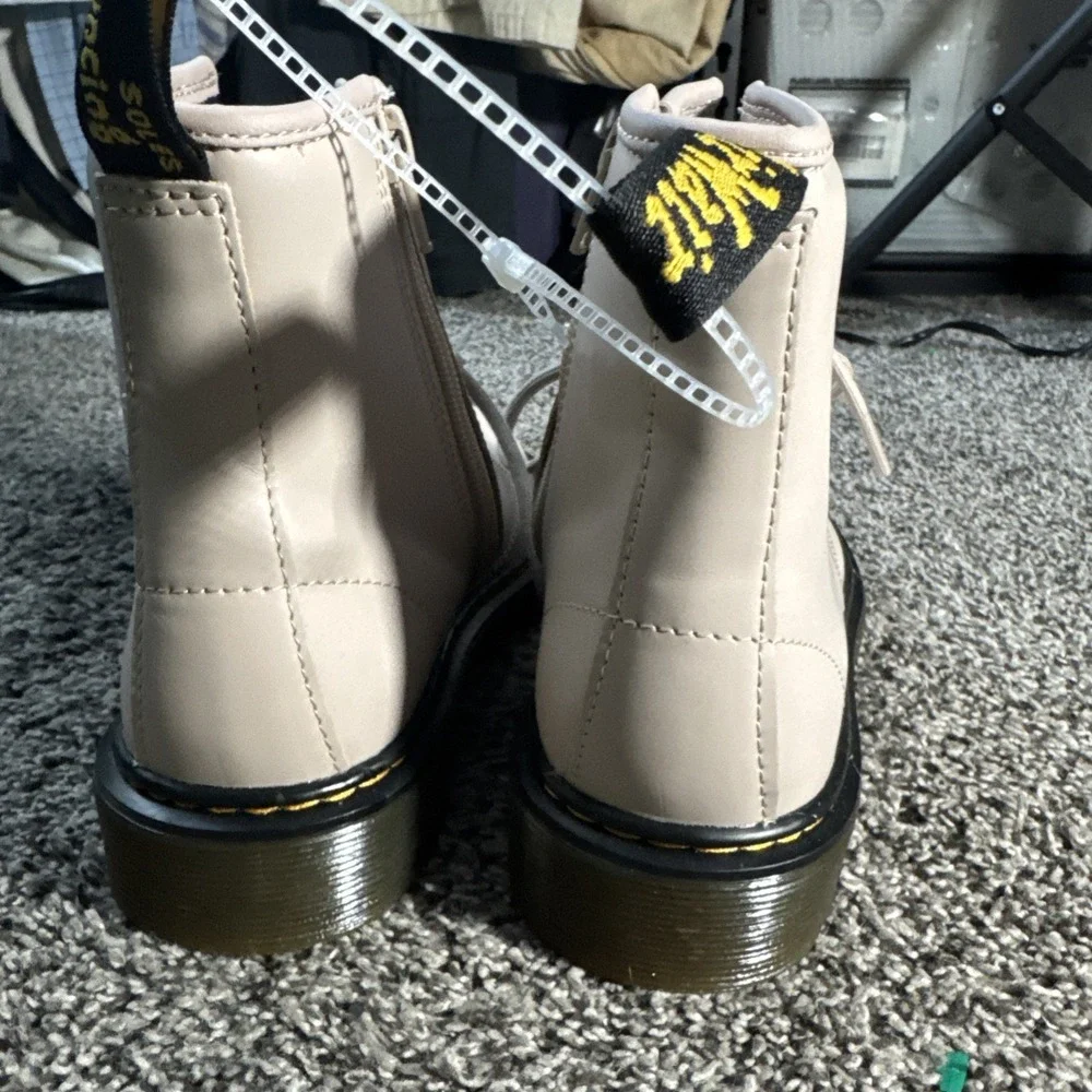 Dr. Doc Martens 1460 Junior Beige Leather Lace Up Side Zip Boots Kids M 4 L 5